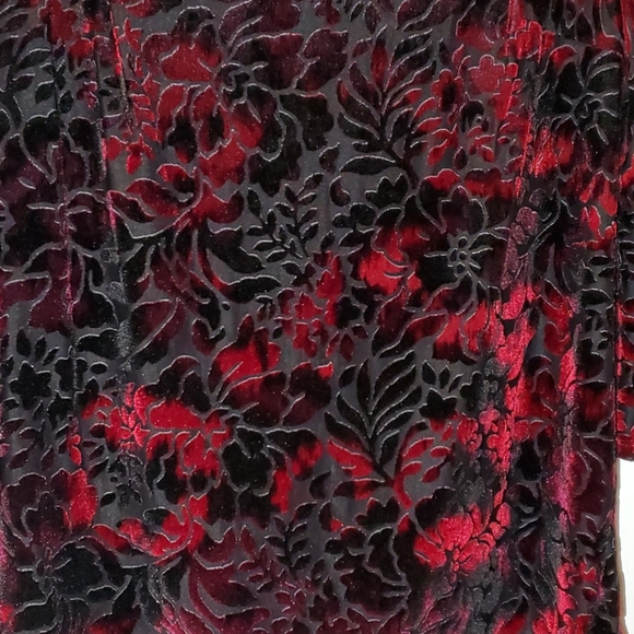 Top - Picture 2 of 2